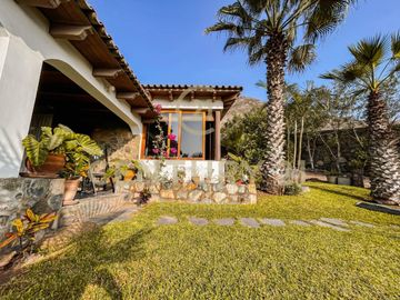 VENDO 2 CASAS A PRECIO DE TERRENO- LOS ÁLAMOS DE MONTERRICO -