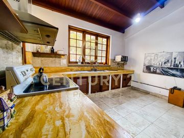 VENDO 2 CASAS A PRECIO DE TERRENO- LOS ÁLAMOS DE MONTERRICO -