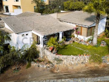 VENDO 2 CASAS A PRECIO DE TERRENO- LOS ÁLAMOS DE MONTERRICO -