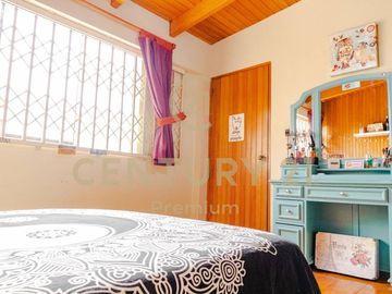 VENDO 2 CASAS A PRECIO DE TERRENO- LOS ÁLAMOS DE MONTERRICO -