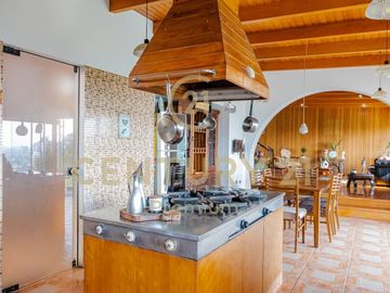 VENDO 2 CASAS A PRECIO DE TERRENO- LOS ÁLAMOS DE MONTERRICO -