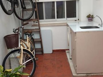 Excelente PH en 1 planta reciclado a nuevo de categoría, 2 patios, parrilla.