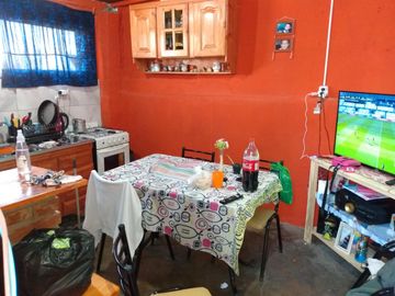 Local/galpon con Vivienda - Venta - Luis Guillon