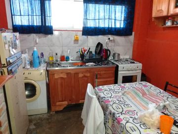 Local/galpon con Vivienda - Venta - Luis Guillon
