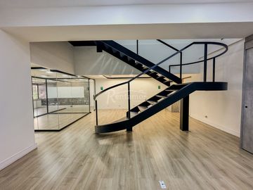 oficina en arriendo en milla de oro. Cod A777300