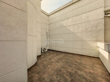 oficina en arriendo en milla de oro. Cod A777300