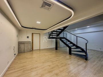 oficina en arriendo en milla de oro. Cod A777300