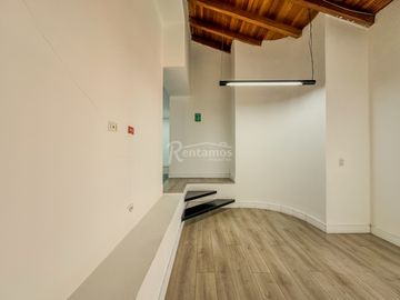 oficina en arriendo en milla de oro. Cod A777300