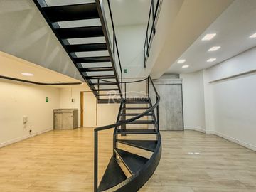 oficina en arriendo en milla de oro. Cod A777300