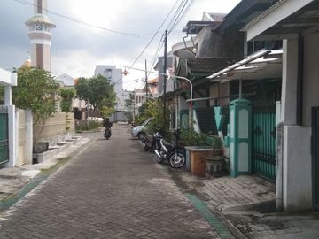 Jual Rumah Mulyosari Utara Terawat Siap Huni