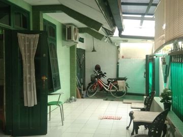 Jual Rumah Mulyosari Utara Terawat Siap Huni