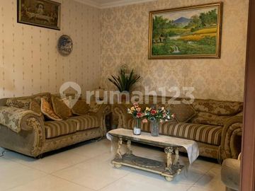 Di Jual Rumah Perumahan Palem Semi Karawachi Hoek