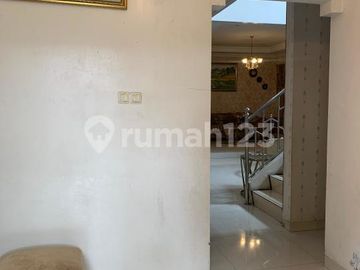 Di Jual Rumah Perumahan Palem Semi Karawachi Hoek