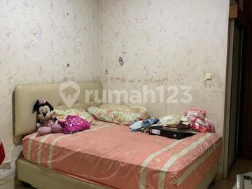 Di Jual Rumah Perumahan Palem Semi Karawachi Hoek