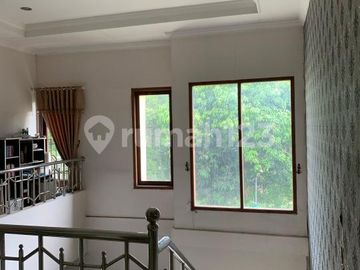 Di Jual Rumah Perumahan Palem Semi Karawachi Hoek