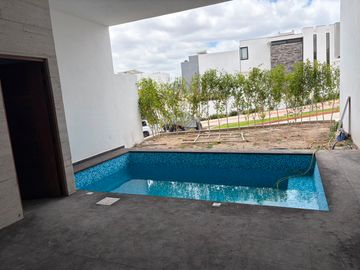 Hermosa Casa en Venta en Punta San Luis