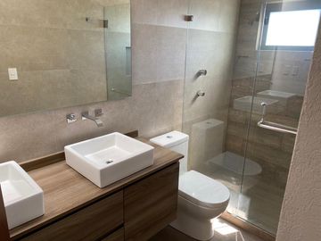 *Cómoda Casa con Maravillosas Vistas a Estrenar, Aqua, Lago Esmeralda