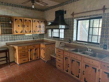 CASA EN VENTA, CON ALBERCA EN CUAUTLA, A 15 MIN. DE OAXTEPEC, MORELOS
