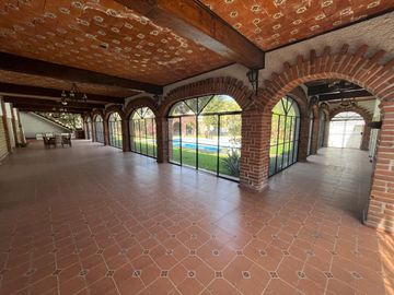 CASA EN VENTA, CON ALBERCA EN CUAUTLA, A 15 MIN. DE OAXTEPEC, MORELOS