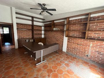 CASA EN VENTA, CON ALBERCA EN CUAUTLA, A 15 MIN. DE OAXTEPEC, MORELOS