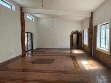 CASA EN VENTA, CON ALBERCA EN CUAUTLA, A 15 MIN. DE OAXTEPEC, MORELOS