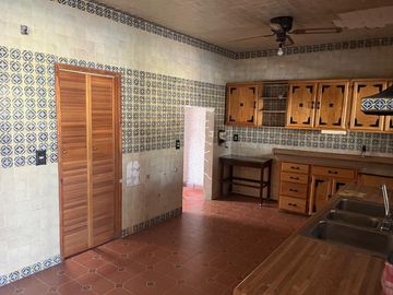 CASA EN VENTA, CON ALBERCA EN CUAUTLA, A 15 MIN. DE OAXTEPEC, MORELOS
