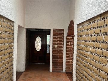 CASA EN VENTA, CON ALBERCA EN CUAUTLA, A 15 MIN. DE OAXTEPEC, MORELOS