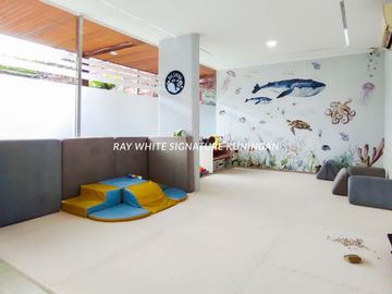 Dijual Rumah Mewah Terawat di dekat Kawasan Permata Hijau, Jakarta Selatan