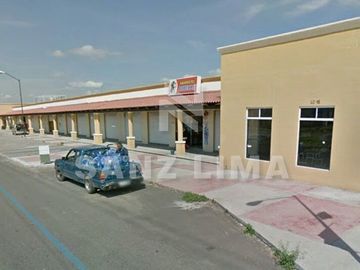 VILLAS DEL BAJIO: AV. LAS TORRES  AMPLIO LOCAL CON BAÑO, EN CELAYA, GTO.