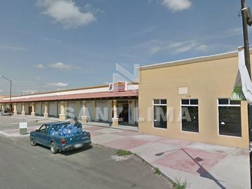 VILLAS DEL BAJIO: AV. LAS TORRES  AMPLIO LOCAL CON BAÑO, EN CELAYA, GTO.
