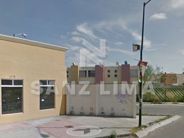 VILLAS DEL BAJIO: AV. LAS TORRES  AMPLIO LOCAL CON BAÑO, EN CELAYA, GTO.