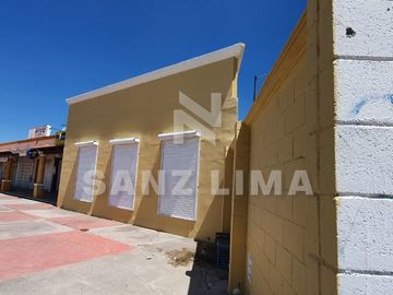 VILLAS DEL BAJIO: AV. LAS TORRES  AMPLIO LOCAL CON BAÑO, EN CELAYA, GTO.