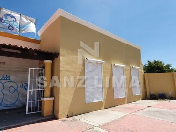 VILLAS DEL BAJIO: AV. LAS TORRES  AMPLIO LOCAL CON BAÑO, EN CELAYA, GTO.
