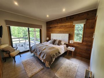 Casa en venta en Lomas de Villarrica-Excelente Construcción