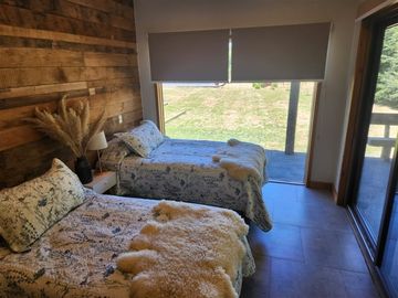 Casa en venta en Lomas de Villarrica-Excelente Construcción