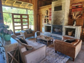 Casa en venta en Lomas de Villarrica-Excelente Construcción