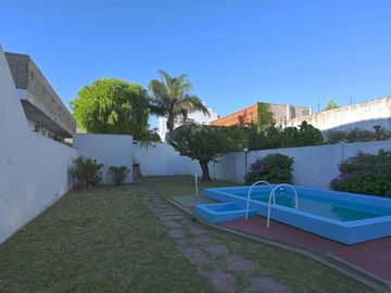 Venta casa americana en la mejor zona de Caseros