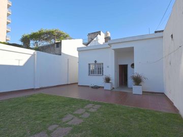 Venta casa americana en la mejor zona de Caseros