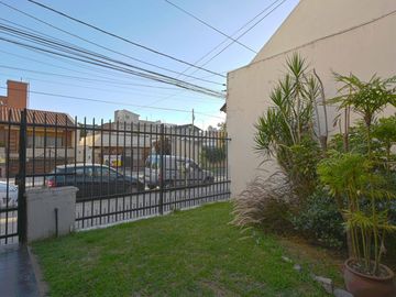 Venta casa americana en la mejor zona de Caseros