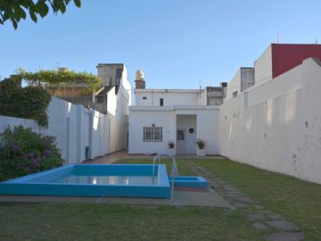 Venta casa americana en la mejor zona de Caseros