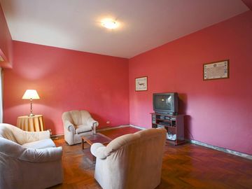 Venta casa americana en la mejor zona de Caseros