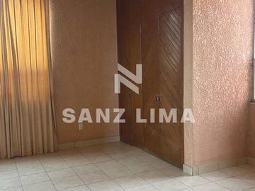 Zona de Oro II: Hermosa casa con amplio patio