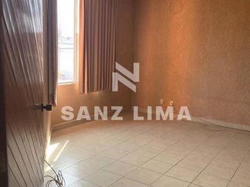 Zona de Oro II: Hermosa casa con amplio patio
