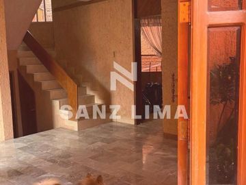 Zona de Oro II: Hermosa casa con amplio patio