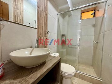 🌟 ¡OPORTUNIDAD ÚNICA EN EL GOLF! 🌟

🏡 Descubre tu nuevo hogar en Los Cascanueces A-8 Dpto. 101, URB LAS PALMAS II.
Un departamento moderno y acoged