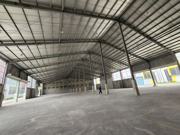Disewakan Gudang Centerpeace Karawaci Siap Pakai Lokasi strategis dalam kawasan yang aman nyaman dan bersih