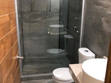 VENTA DE DEPARTAMENTO DE DOS NIVELES CERCANO A PLAZA SAN LUIS