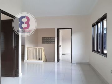 DIJUAL RUMAH CANTIK FULL 2 LANTAI RAPI TERAWAT SIAP HUNI DI BINTARO JAYA SEKTOR 2