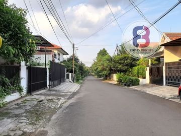 DIJUAL RUMAH CANTIK FULL 2 LANTAI RAPI TERAWAT SIAP HUNI DI BINTARO JAYA SEKTOR 2