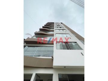 Descubre tu nuevo hogar en este lindo y amplio departamento, con vista a la calle, ubicado en sexto piso.

Inmejorable ubicación, se encuentra en la